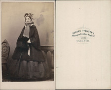 Eduard Pfeiffer, Linz, Femme