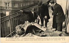 CPA Guerre 1914 PARIS travail des barbares 14, rue de la banque (1242292)