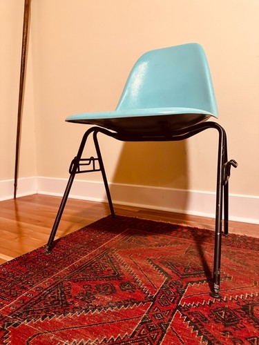 Herman miller eames - -, molded