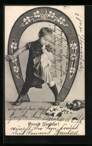 Carte postale petit garçon