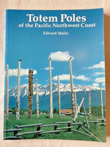 Totem poles the pacific - totem,