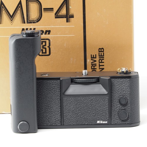 Nikon pro grip - grip, motor