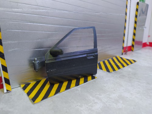 Porte avant gauche - 1/18,