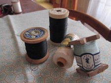 4 anciennes bobines de fil bois et cartons et leurs jolies étiquettes