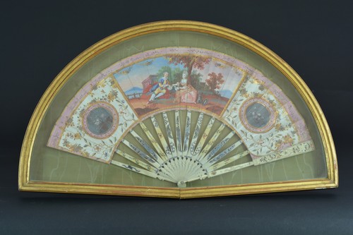 Ancien éventail décor - , peint