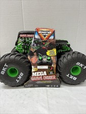 Monster Jam Mega Grave Digger