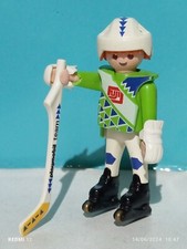PLAYMOBIL FIGURINE JOUEUR DE