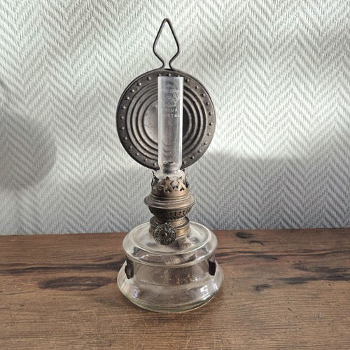 Ancienne lampe pétrole - à,