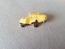Pin's AUTOMOBILE / VOITURE / CAR - Citroën Traction blanche décapotable 36 CTR