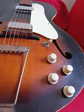 guitare électrique kay , traces d'usures vue son âge , micros fonctionnent 