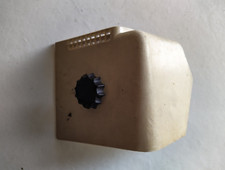 COUVERCLE DE FILTRE    POUR TRONCONNEUSE STIHL 056