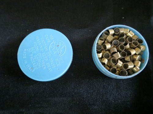 Boîte ancienne 100 caps - !,