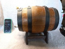 Petit Tonneau A Restaurer Avec Son Support.......2261