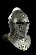 Casque fermé de tournoi de