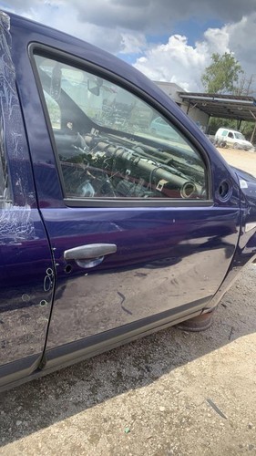 Porte avant droit dacia - porte,