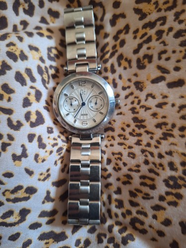 Très belle montre guess - belle,