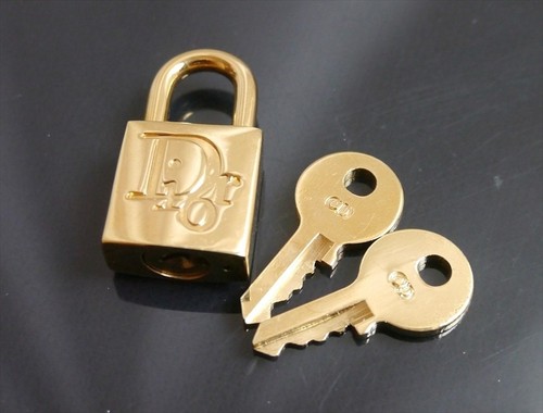 Authentique clé cadenas - authentique, de