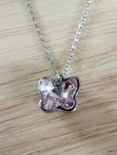 🦋 Collier Papillon Rose