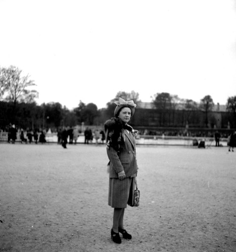 Portrait femme étole fourrure