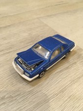 Ancienne Ford Thunderbird