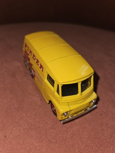 Corgi pinder morris 150 van - morris,
