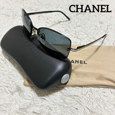 Lunettes de soleil CHANEL