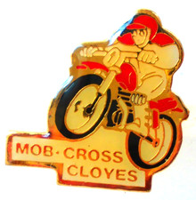 Pin's Pin - MOB-CROSS CLOYES