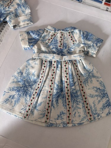 Vêtements pour poupée