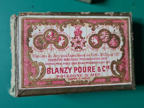 Boite plumes blanzy poure - de,
