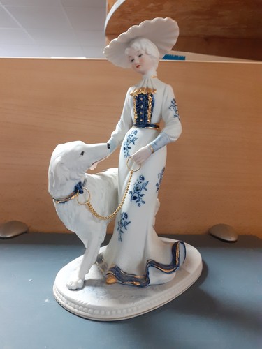 Figurine porcelaine - figurine, en
