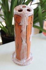 pied de lampe avec dessins de nu orangé