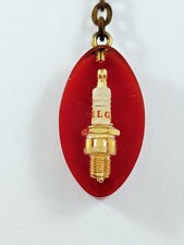 PORTE-CLES - Bougie KLG - Inclusion Résine 3D - Vintage Garages 1960s