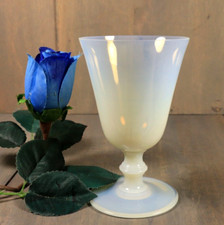 Ancien Verre à Vin en Opaline Savonneuse Opalescent Gobelet Calice 19ème