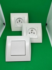 Lot Prise + bouton - Alvais Alombard Schneider ALB81072