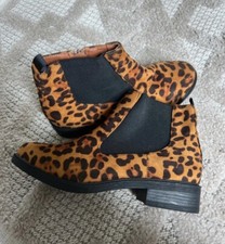 bottines veritable daim motif léopard taille 38 de couleur noir et marron modern