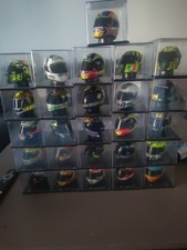 26 Mini Casques De Moto (Valentino Rossi) + Une Moto Collector