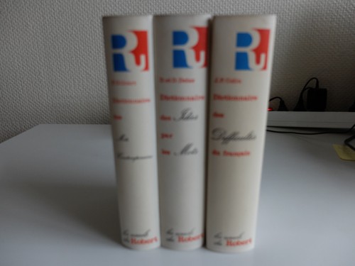 Dictionnaires les usuels - les,