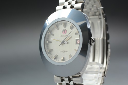 Presque comme neuve montre - *presque,
