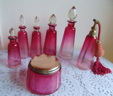 Nécessaire toilette cristal, flacons, vaporisateur, boîte à poudre Art Déco