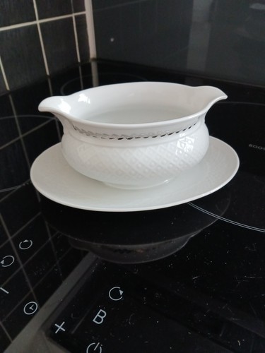 Saucière ancienne - ancienne, en