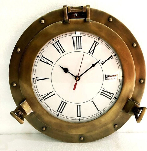 Ancienne horloge murale