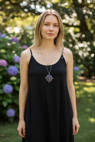 Grand pendentif ethnique - , en