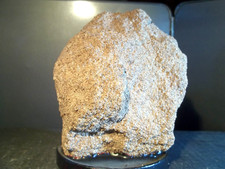 MINÉRAUX.  GRÈS FERRUGINEUX ROUGE OCRE.   Roche sédimentaire.   Provence, France