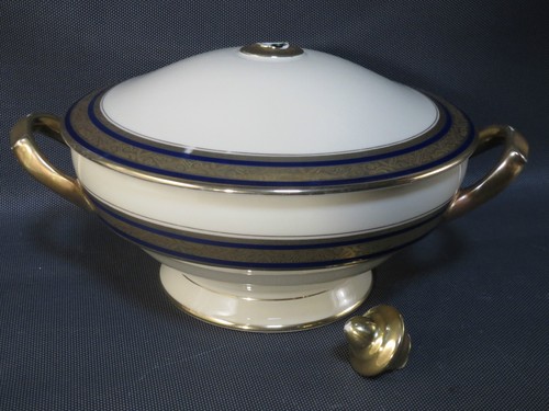 Ancienne soupière - , en