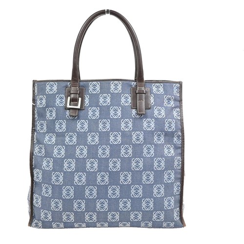 Loewe logo anagram hand - loewe,
