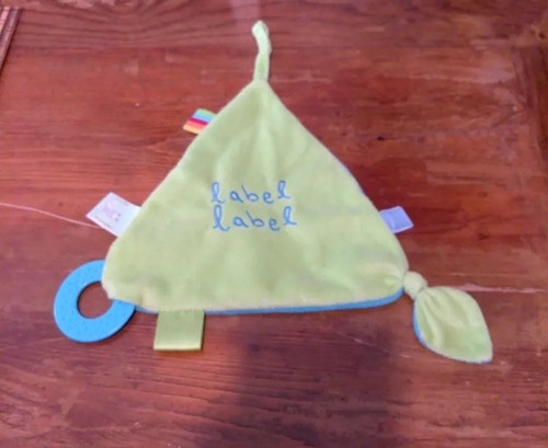 Doudou triangle plat velours