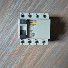 Interrupteur Differentiel Tetrapolaire 40A 30mA Merlin Gerin multi9 Réf : 23196