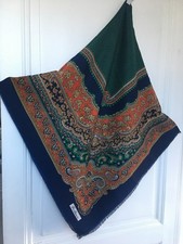 GRAND CHALE EN LAINE MÉLANGÉE, MOTIF "CACHEMIRE"