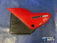 Cache sous selle gauche YAMAHA YBR 125 de 2005 à 2009.