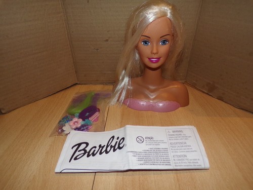 Tête coiffer barbie avec - à,